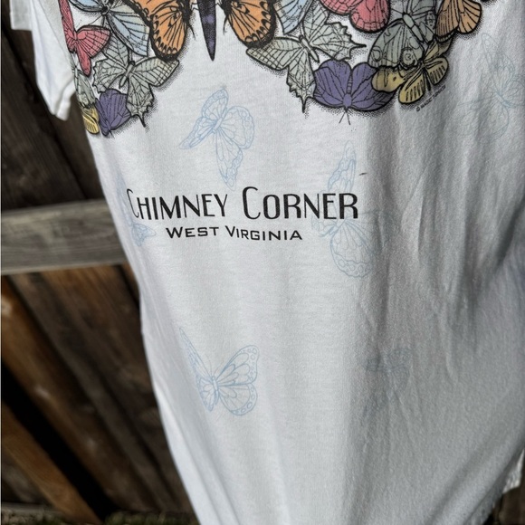 White Butterfly Graphic T-Shirt color changing in the sun, kids large - Picture 5 of 5